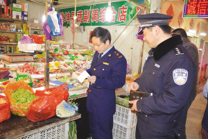 李七莊街開展食品安全檢查 將取締無證無照經營